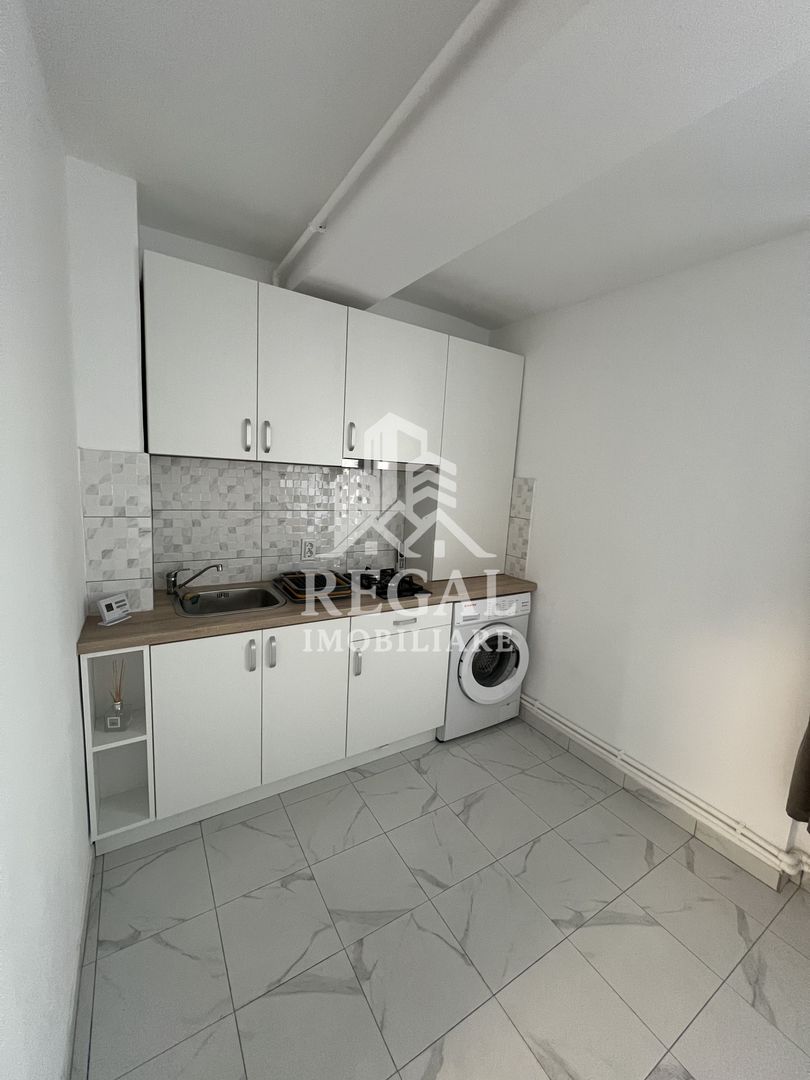 Garsonieră de închiriat – zona Supeco, etaj 2 - Poză 1