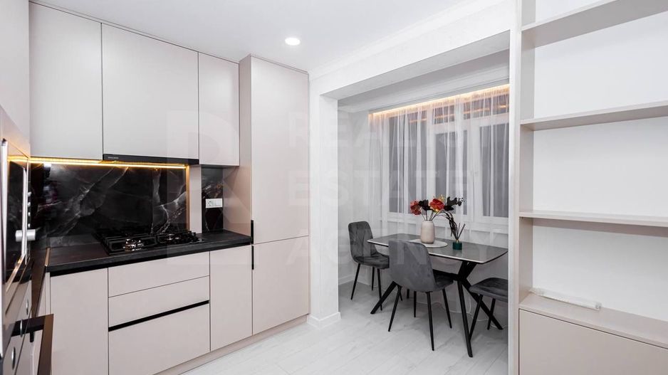 Vânzare, apartament, 3 camere, bulevardul Cuza-Voda, Botanica - Poză 1