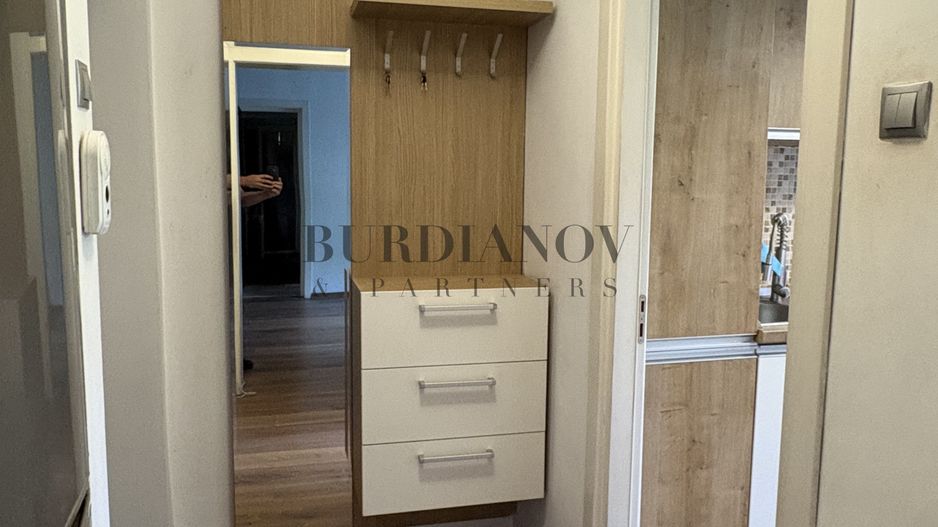 Apartament cu 3 camere - Metrou Costin Georgian - bd. 1 Decembrie 1918 - Poză 8