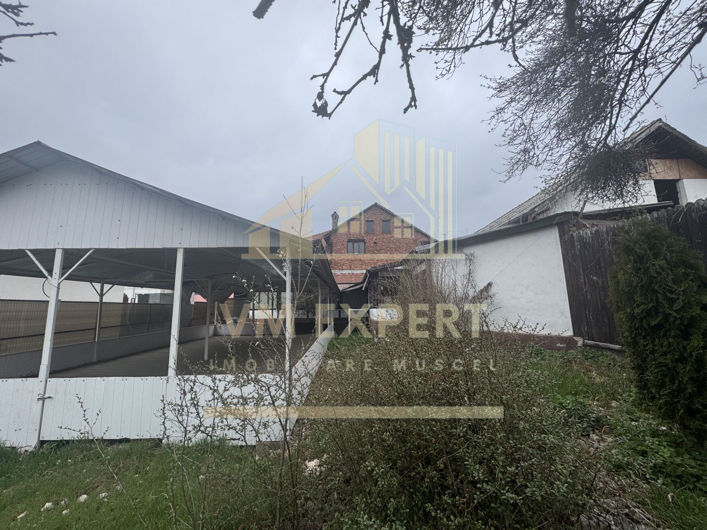 SPATIU COMERCIAL CAMPULUNG ZONA CENTRALA - Poză 10