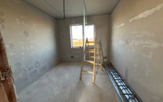 Casa individuala cu 4 camere in Mosnita Noua zona Castel - Poză 7