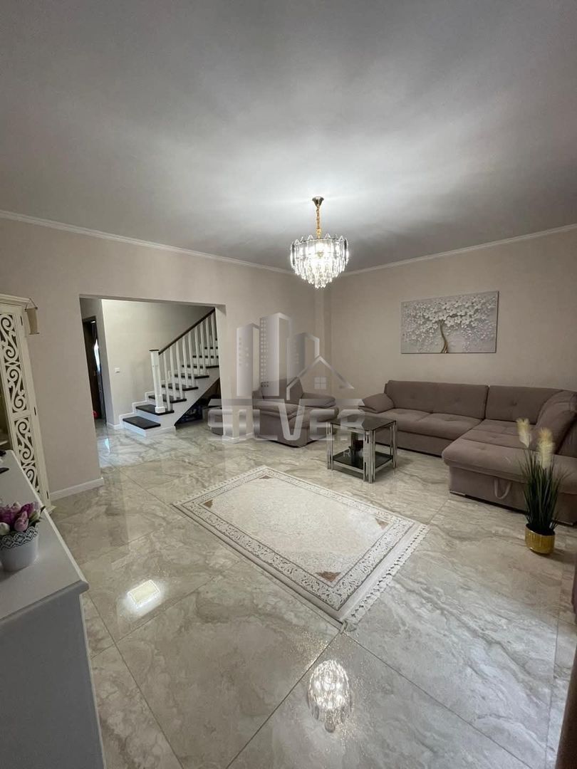 Casa tip duplex la 5 minute de Baza Sportiva. - Poză 4