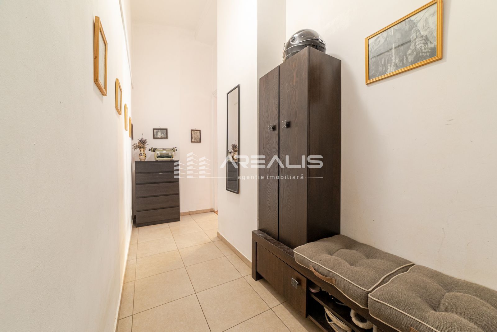 Central, spațios și versatil – Apartament cu 4 camere - Poză 6