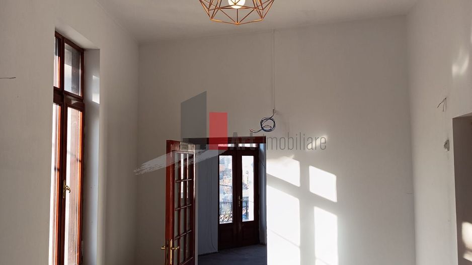 Vila  de inchiriat recent renovata - Poză 26