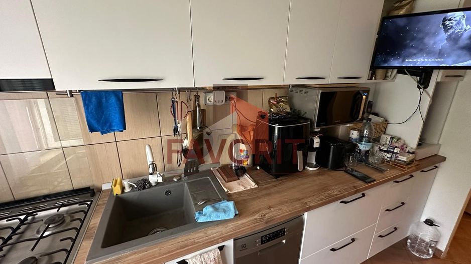 2 camere | etaj intermediar | centrala proprie | zona excelenta | - Poză 5