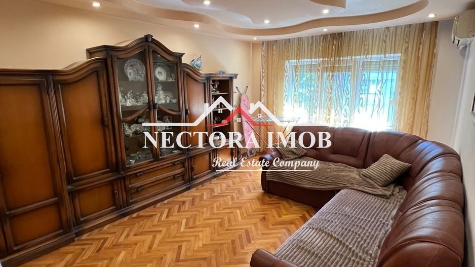NECTORA IMOB-Apartament 3 camere, Zona Decebal, 68 mp, Et.3, Parcare - Poză 1