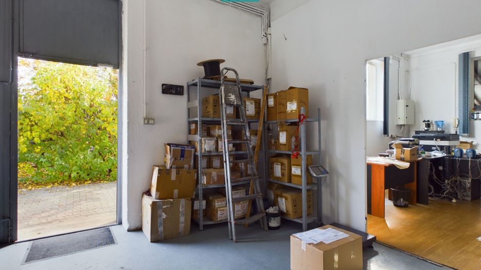 Clădire cu destinație comercială în Grădiște - Poză 12