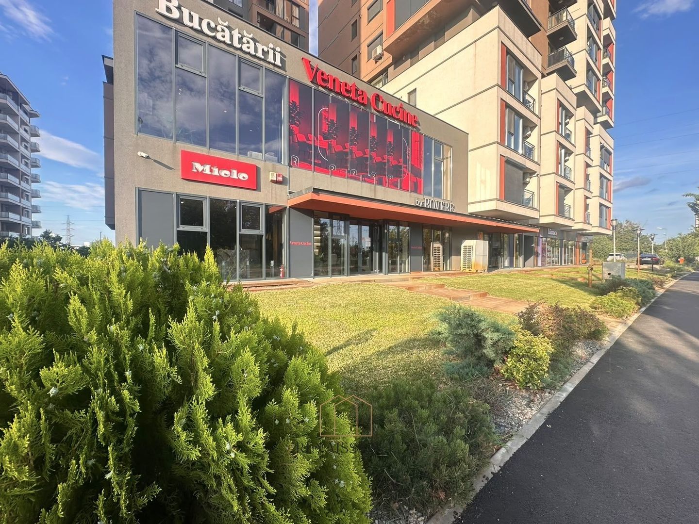 Rebreanu Spatiu Comercial Lux | S+P+1E 876mp | 9 Parcari Subterane - Poză 2