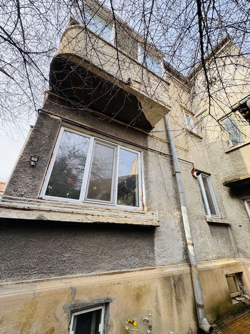 Apartament 3 camere in Vila+Demisol locuibil 18,40 mp - Parcul Carol - Poză 18