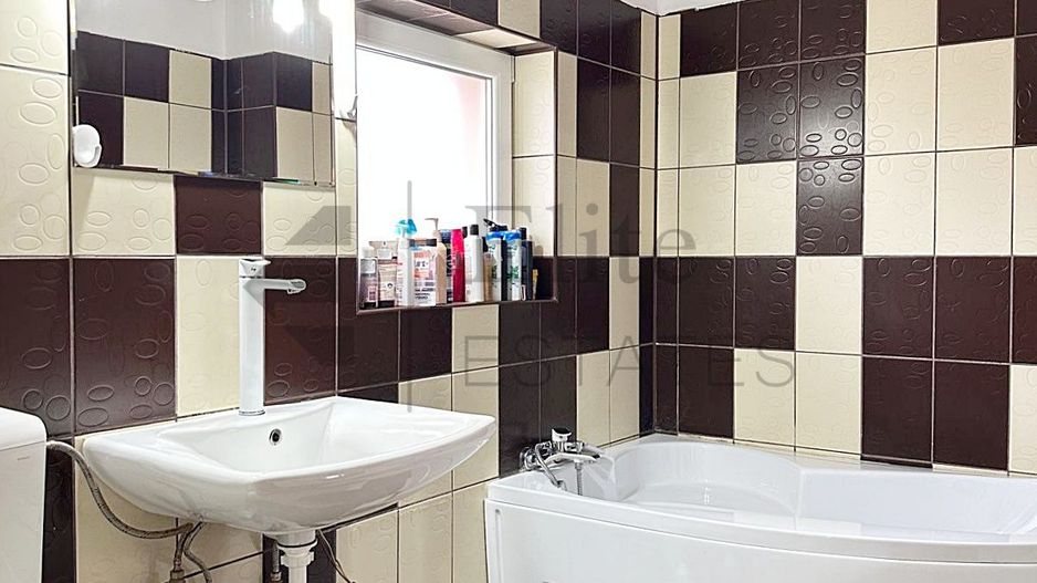 Casa cu 4 camere de inchriat in Paleu - Poză 8