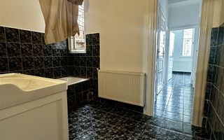 Casa Ultracentral singur ï¿½n Curte - Poză 6