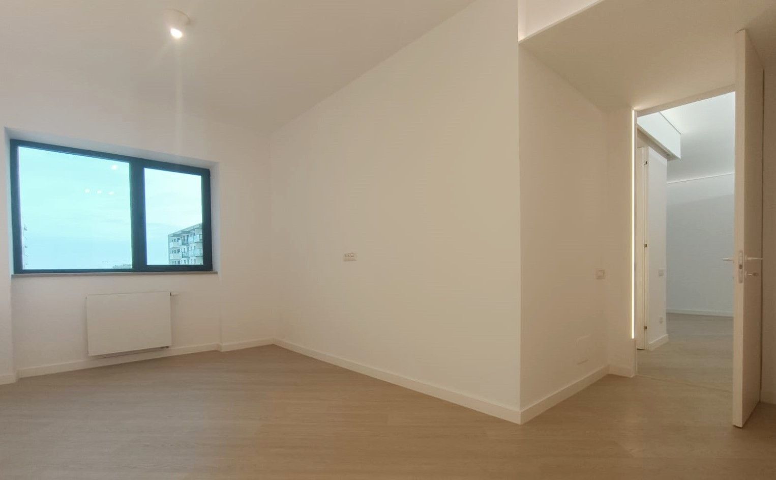 Apartament 3 camere NOU NEFOLOSIT Cortina NORTH - Poză 10