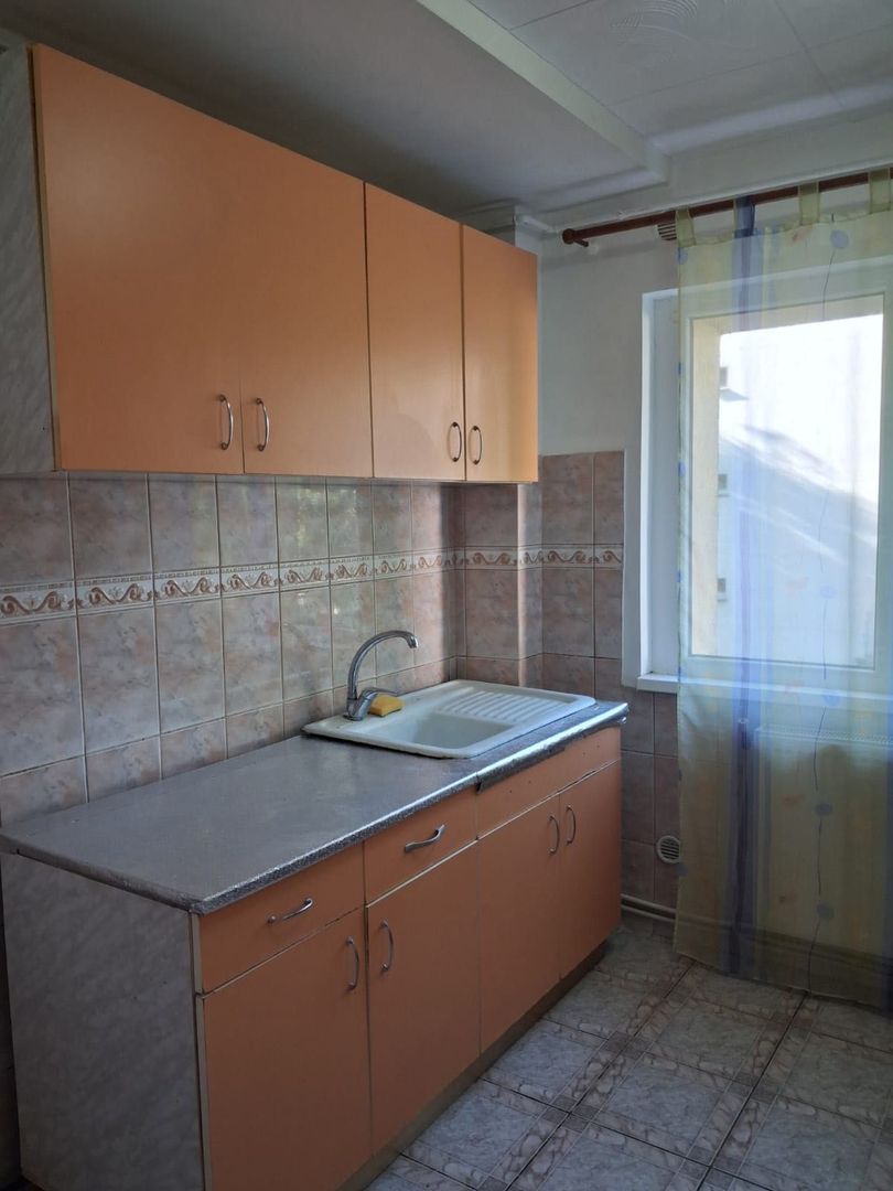 BRASADAS vinde ap 2 cam Micro 16 etaj 1/4. - Poză 1