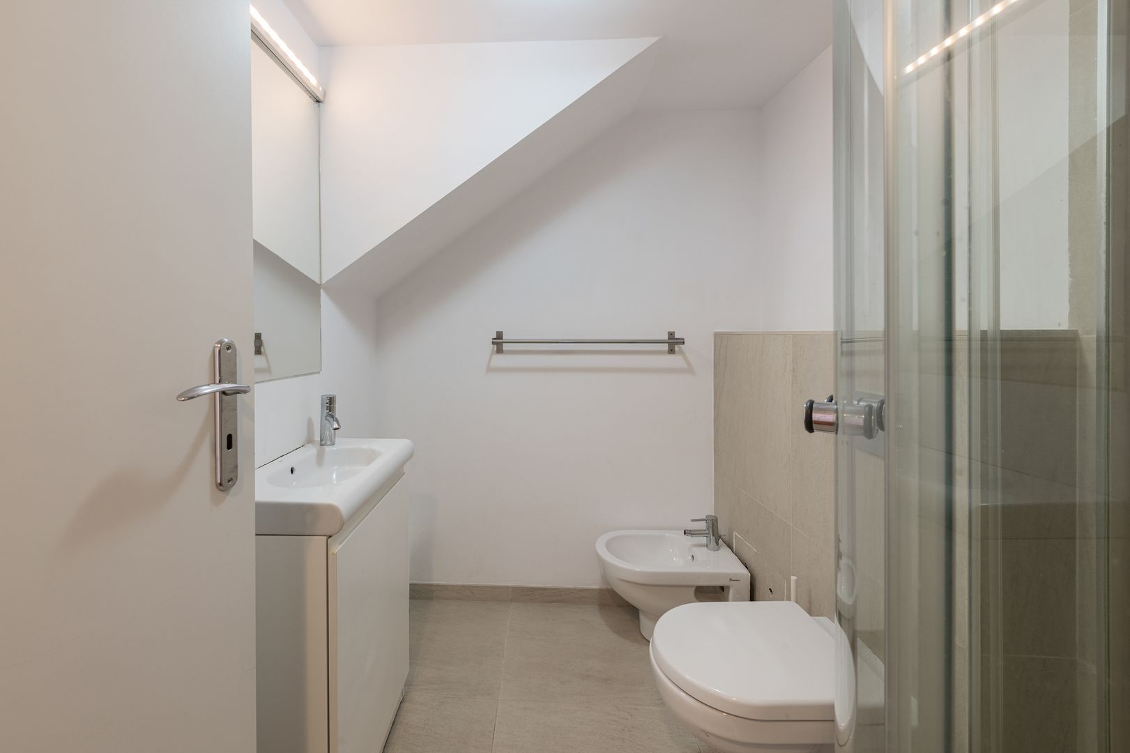 Apartament-galerie la kilometrul zero | 2 camere + mezanin, 2 băi - Poză 11