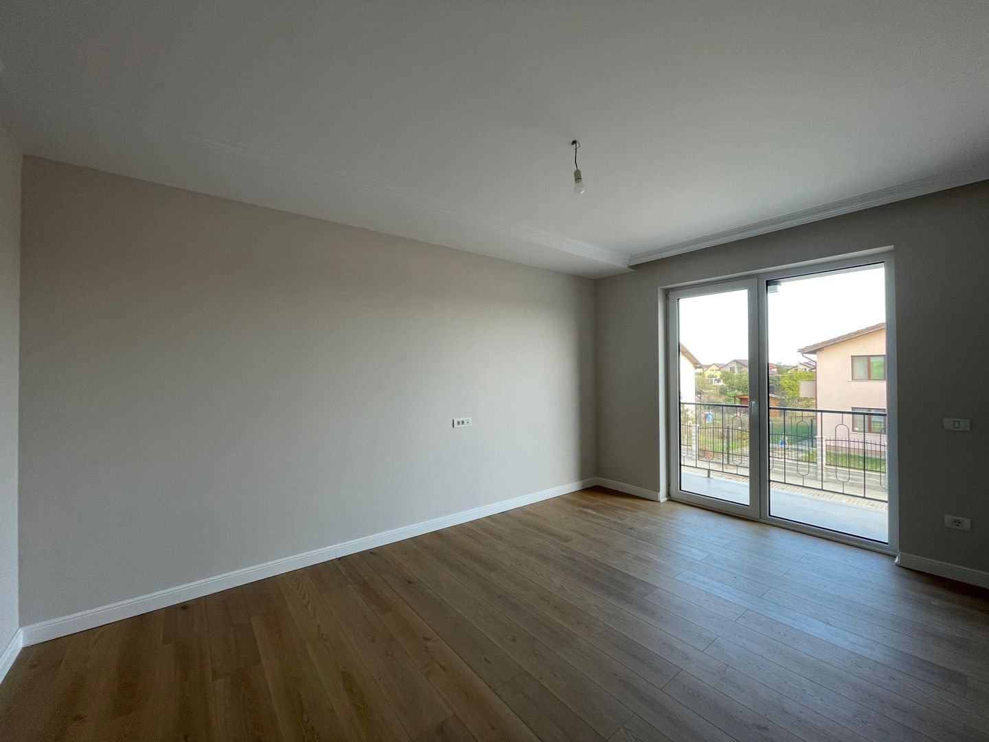 Duplex despărțit prin cameră tehnică cu 3 camere |Moșnița Nouă| - Poză 4