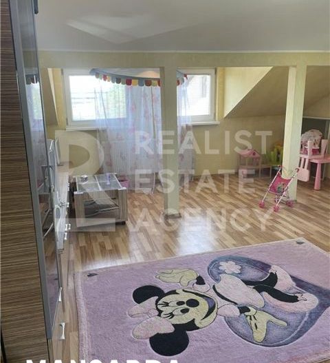 Vilă cu 7 camere de vânzare P+E+M in orasul Pantelimon - Poză 18