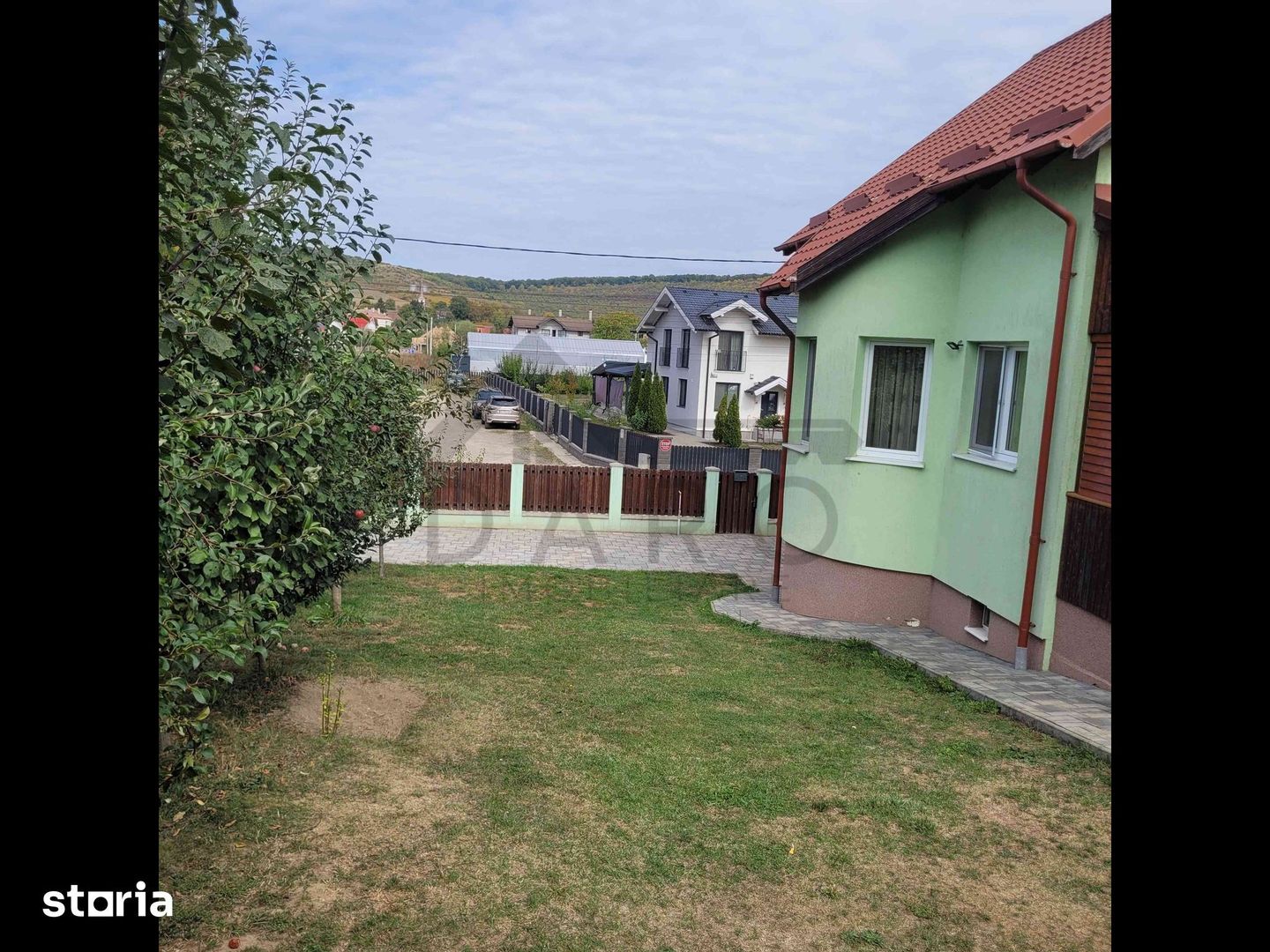 Casă Livezeni 815 mp teren, casa primitoare ,la doar 5 minute de oraș. - Poză 16