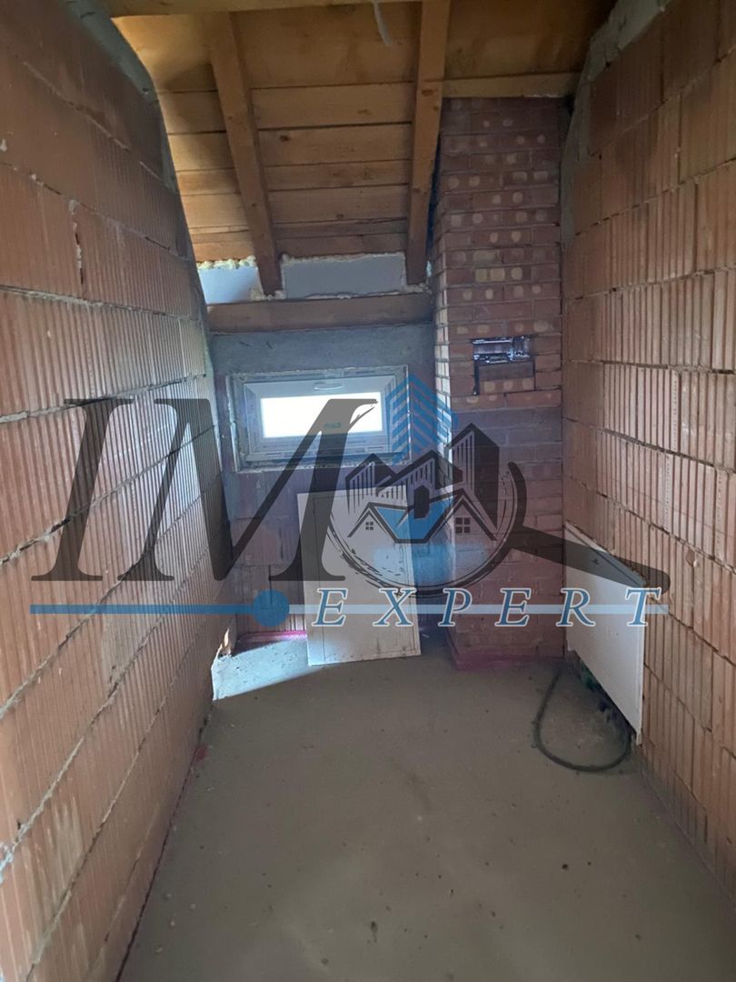 Casa de vanzare la rosu in Micesti - Poză 3