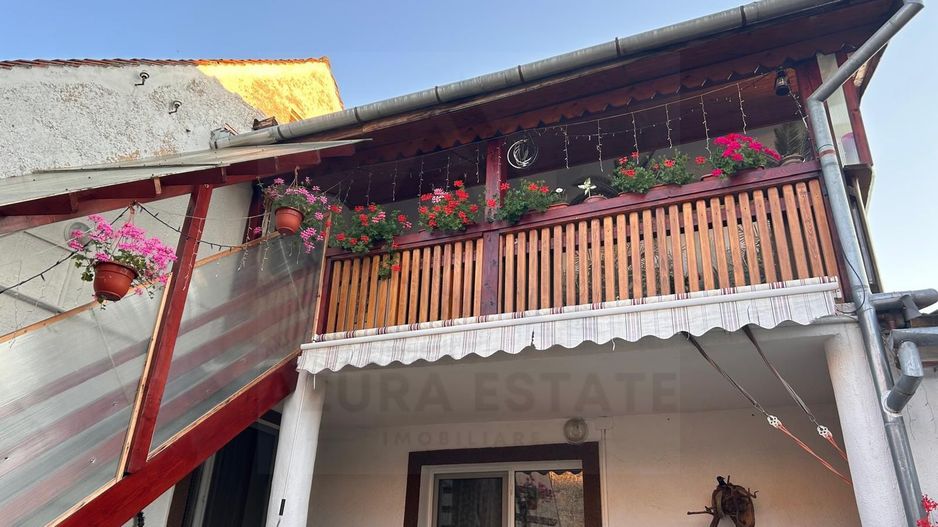 Casa 3 camere 73,73 mp parter 2 pivnite si magazie centru Cisnadie - Poză 2