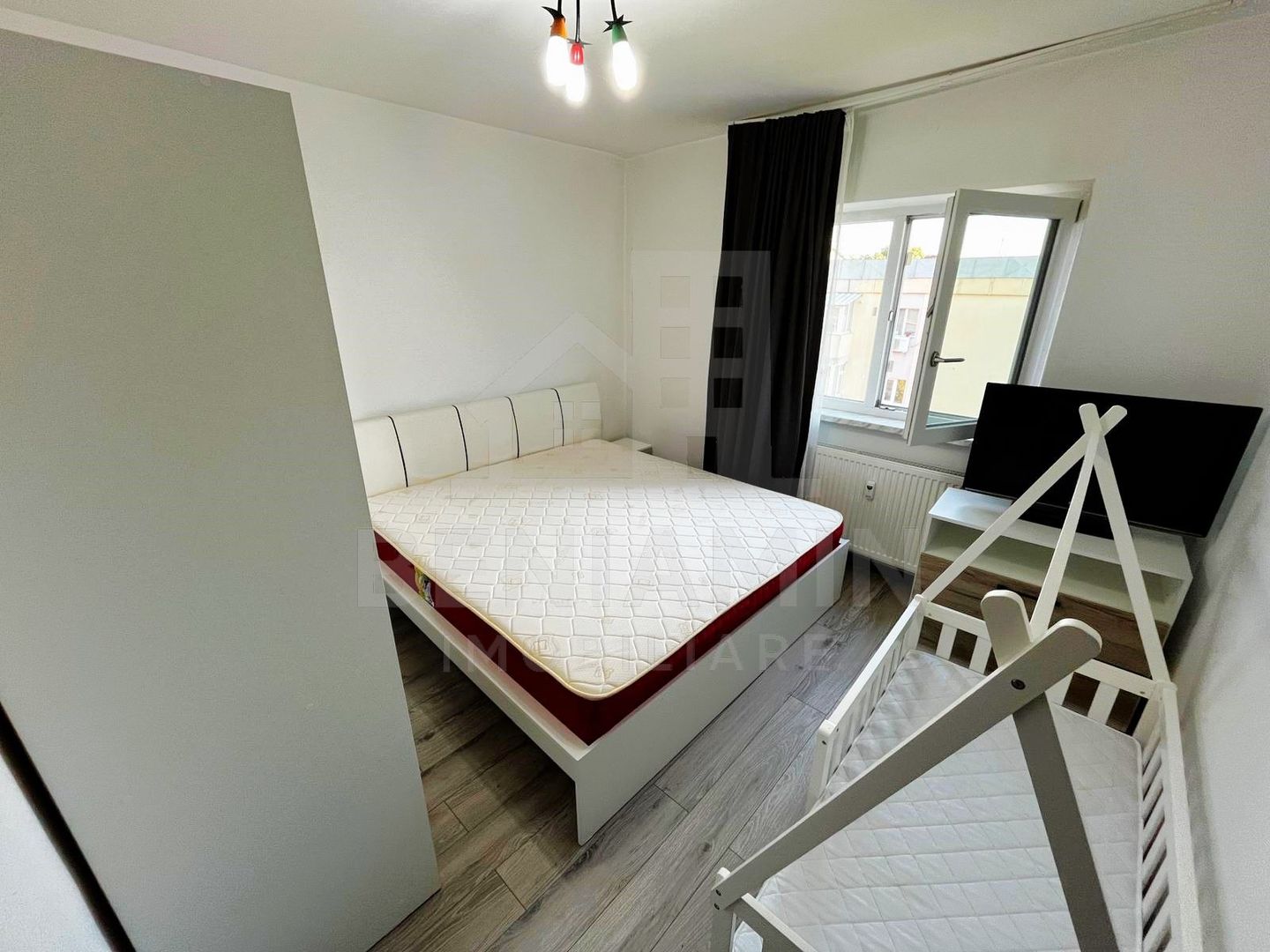 2Decomandate-52mp-AC-Mobilat-Utilat-Modern-Sarari-Liceul Henri Coanda - Poză 2