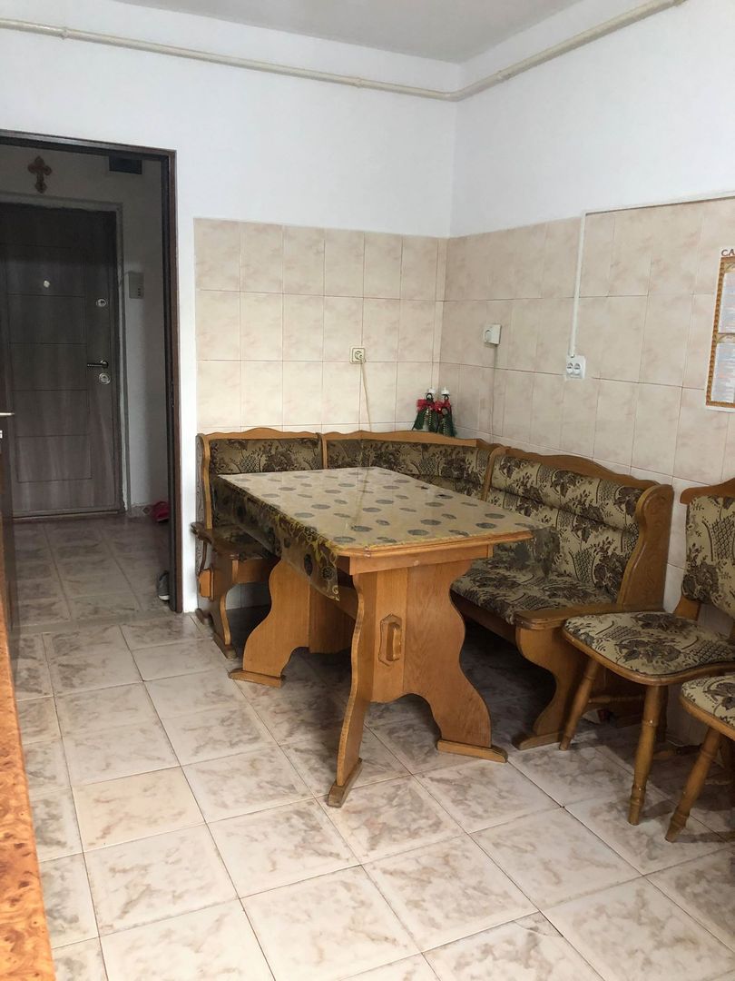 Apartament 2 camere, etaj 3, VASLUI - zona TRAIAN; - Poză 2