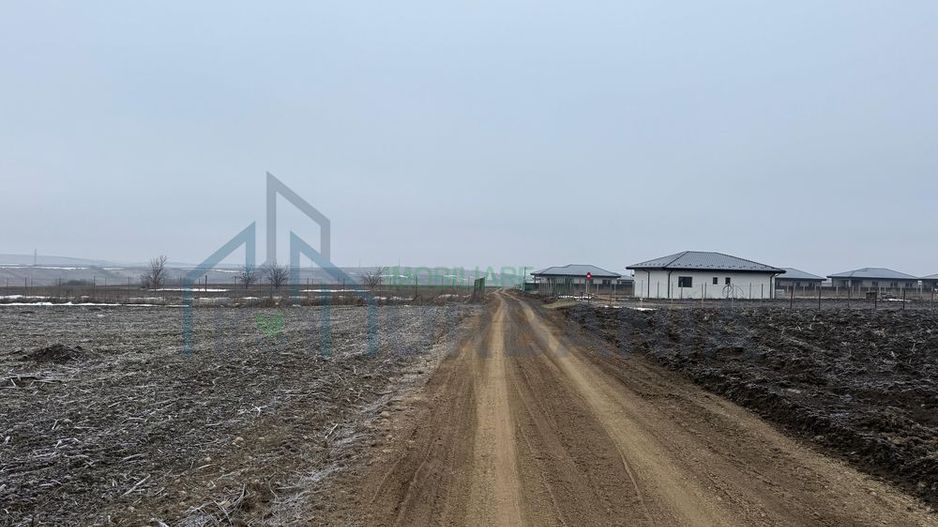 De vanzare teren Miroslava - Poză 4