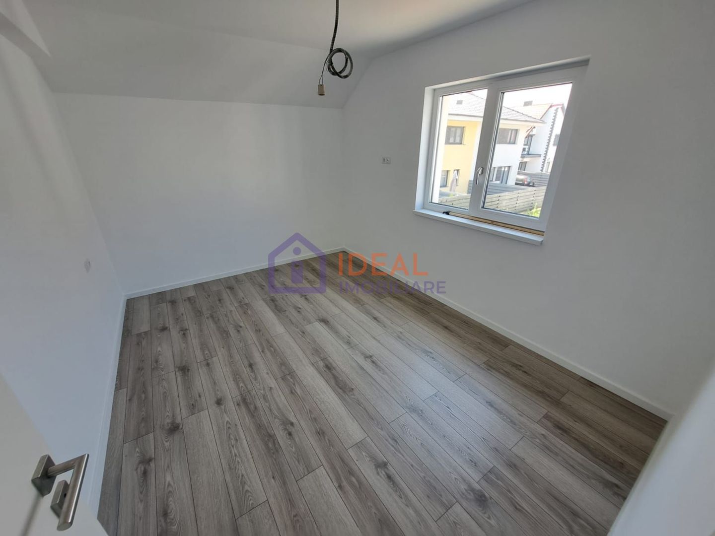 Casa Tip Duplex cu 4 camere, si gradina in Cartierul Arhitectilor - Poză 11