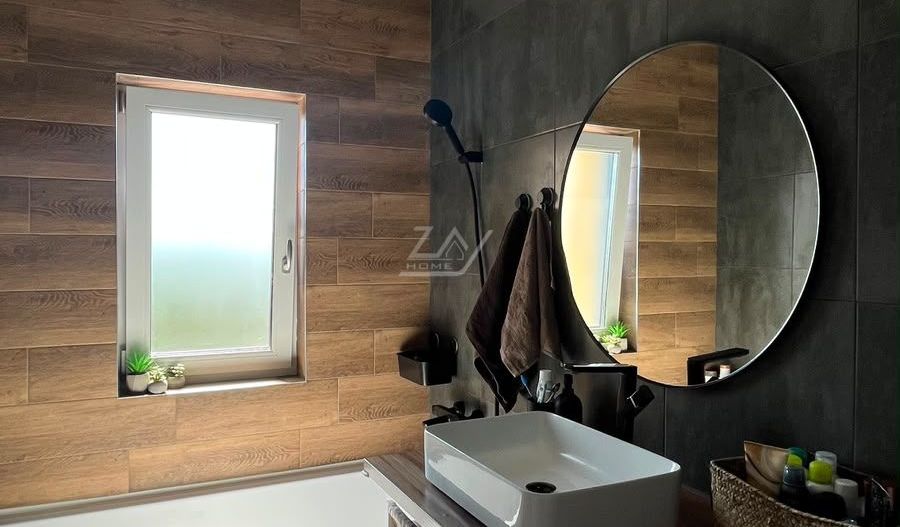 Apartament nou la asfalt.Mobilat si utilat complet. 2 locuri de parcare. - Poză 10
