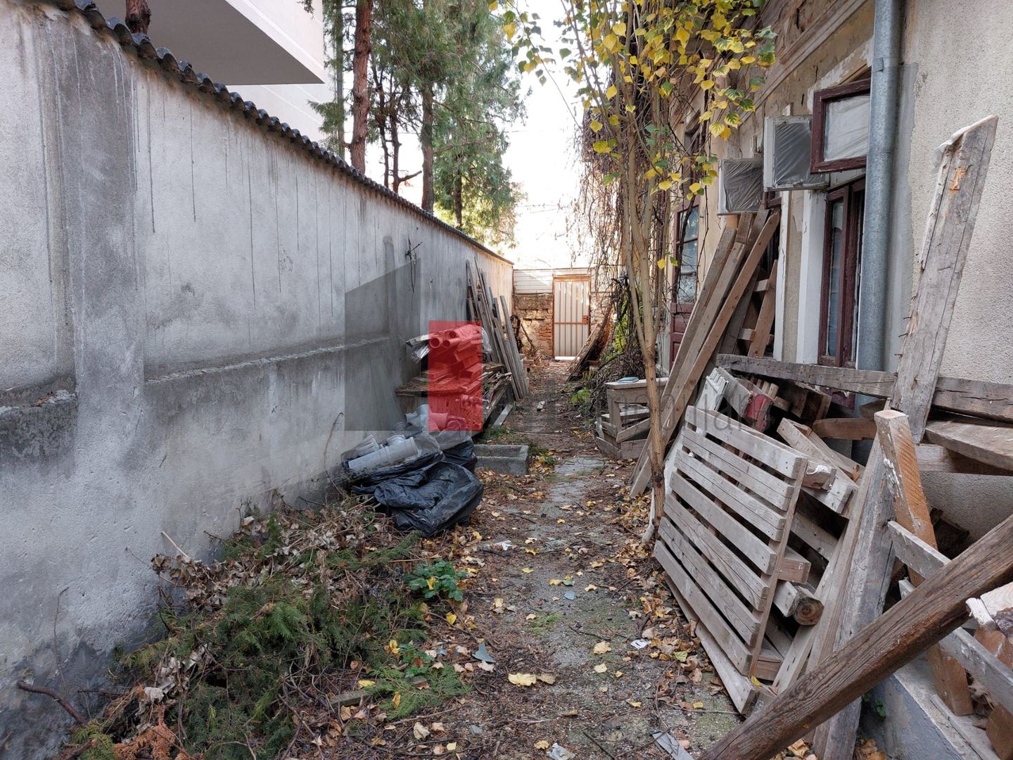 Casa "SARRERA" singur curte, multiple posibilitati, birou/comercial/rezidential - Poză 10