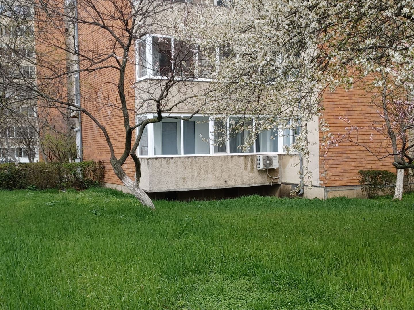 Chirie, 2 dormitoare, str. Sovata. 400 E/lună negociabil. Comision 0. - Poză 11