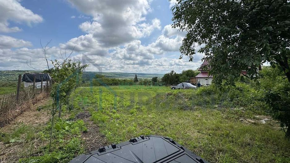 Teren intravilan 1797 mp în Dobrovăț (Ruși), lângă pădure, cu utilități și amenajări existente - Poză 3