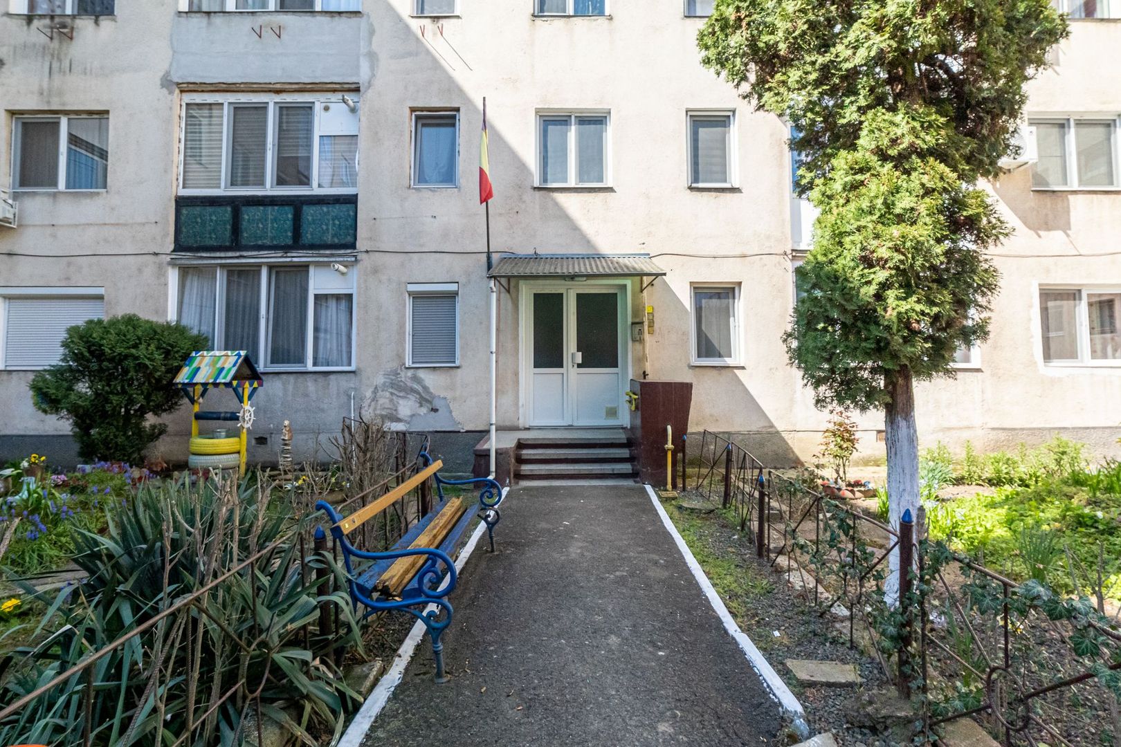 Apartament 2 camere într-o zonă liniștită - Poză 6