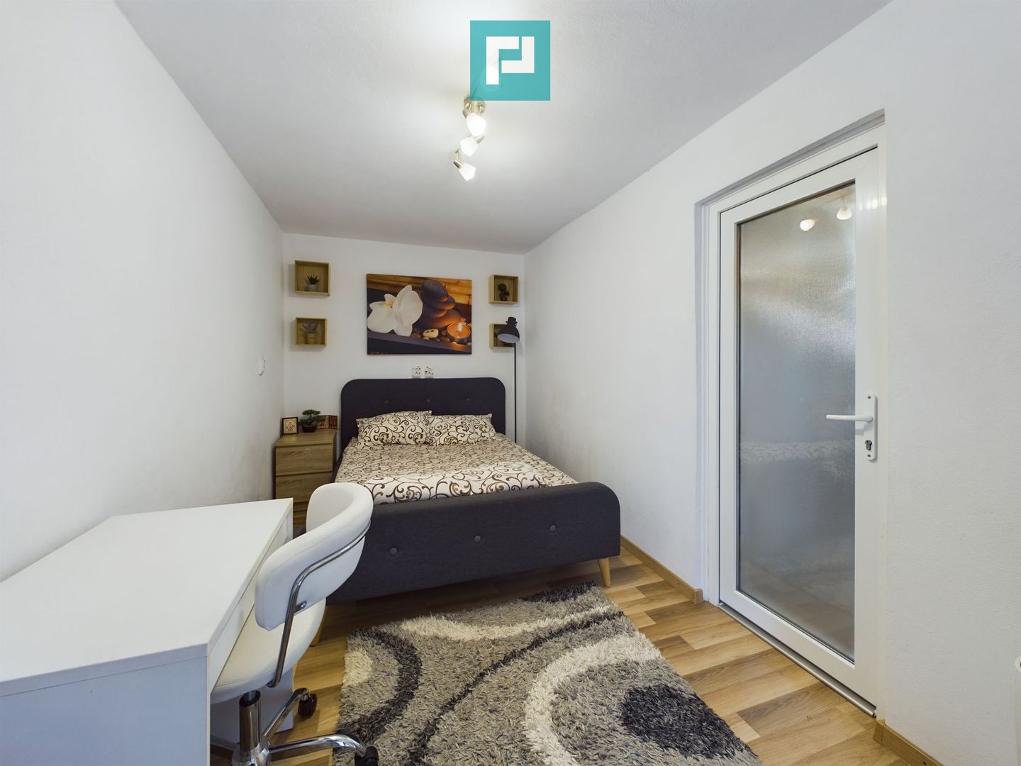 Casă la cheie în Uta - Poză 8