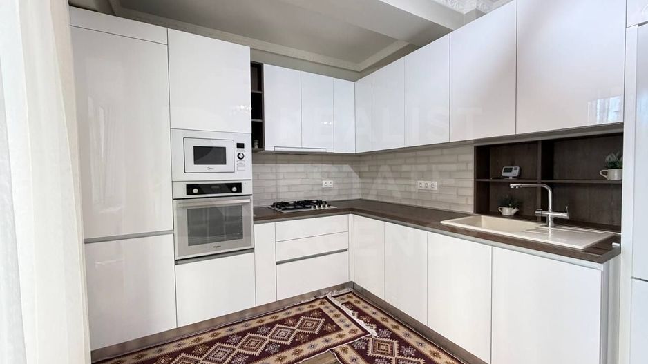 Chirie, apartament 2 camere, 70 mp, str. Alba Iulia, Buicani - Poză 2