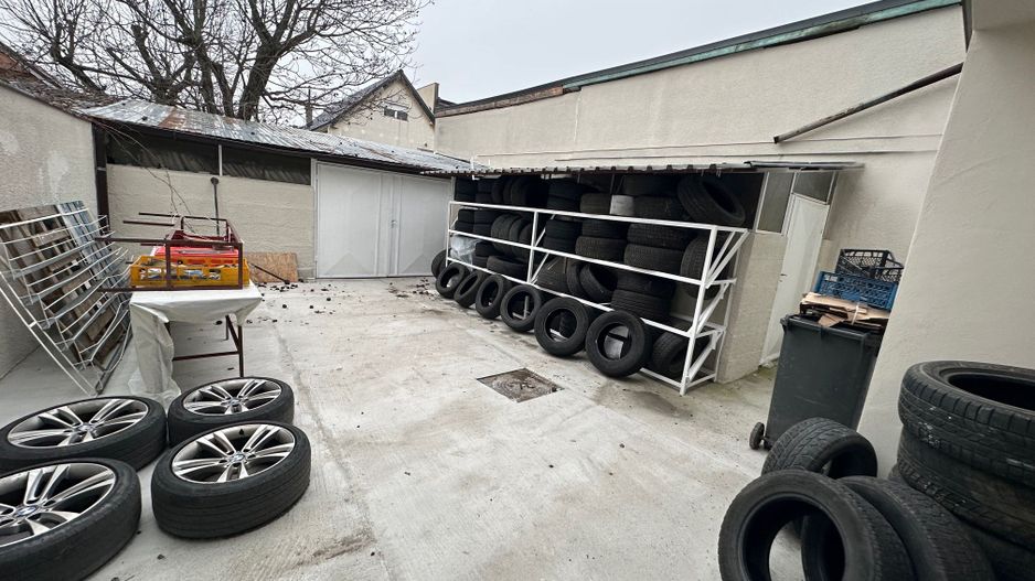 Cladire pretabila spațiu birouri/ clinica - Poză 35