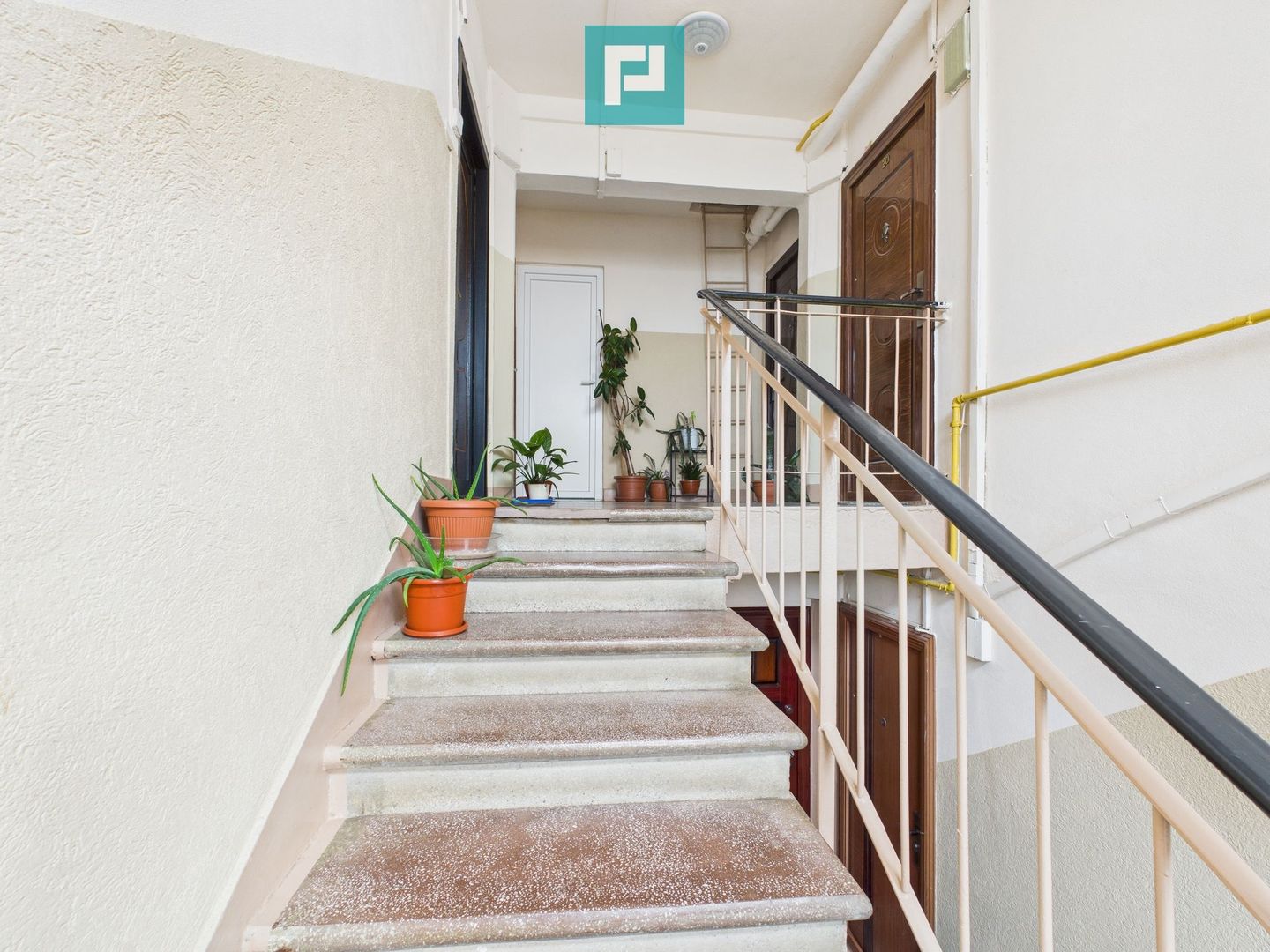 Apartament cu 3 camere complet mobilat și utilat - Poză 14