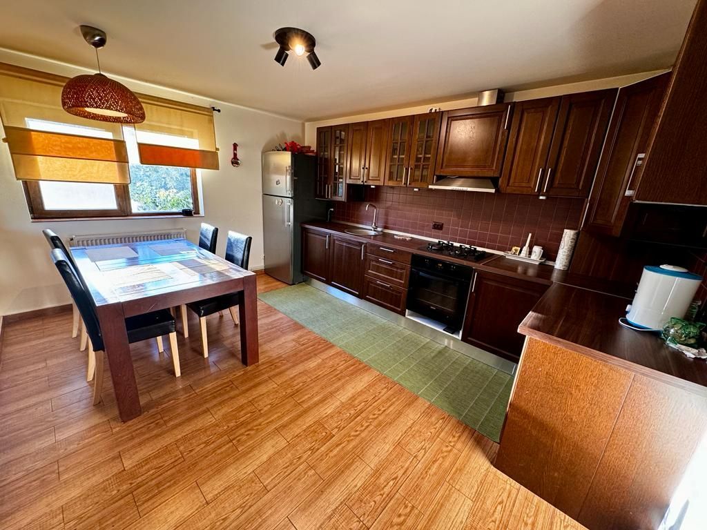 Vanzare casa ideal 2 familii padurea Romanesti - Poză 13