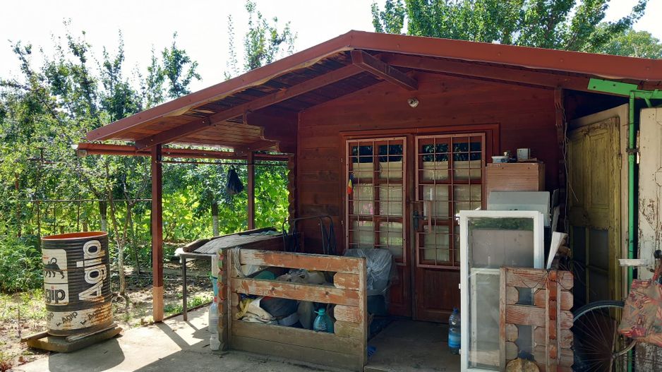 Ag EUROPA vinde teren BERCU ROSU toate utilitatile și casa vacanta. - Poză 1