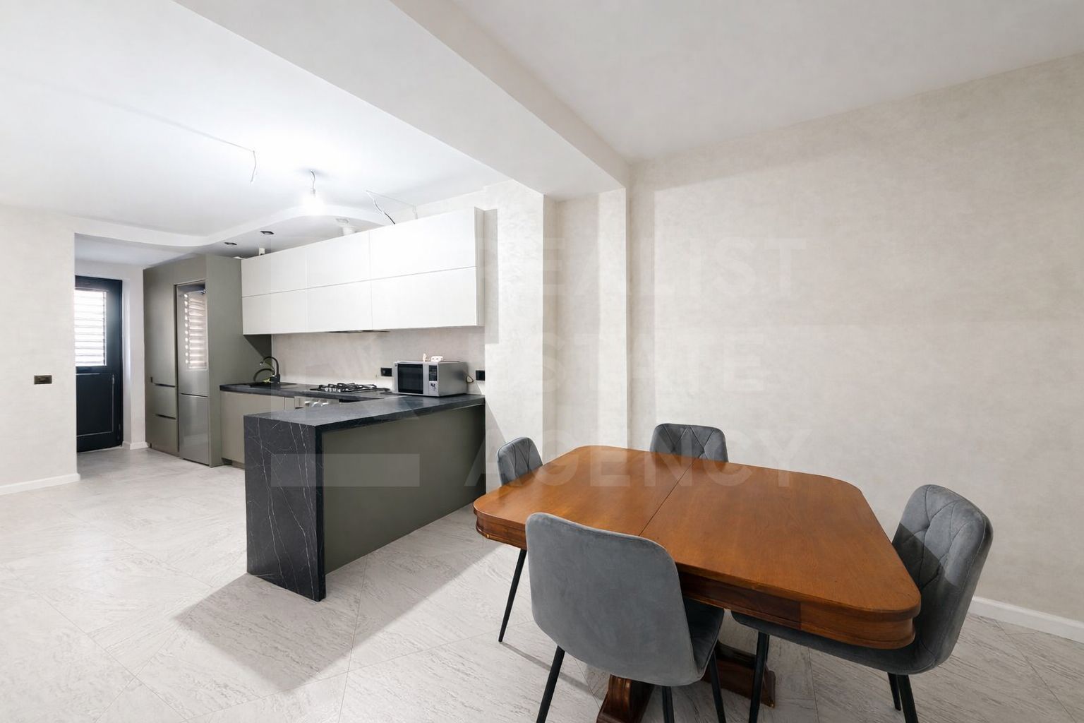 Chirie, apartament, 2 camere, str. Sprîncenoaia, Centru - Poză 1