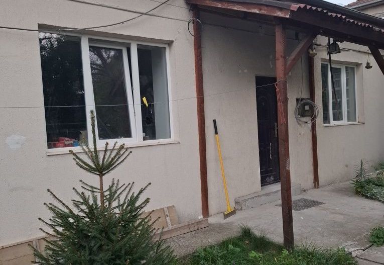 Vand casa  3 camere central - Poză 5