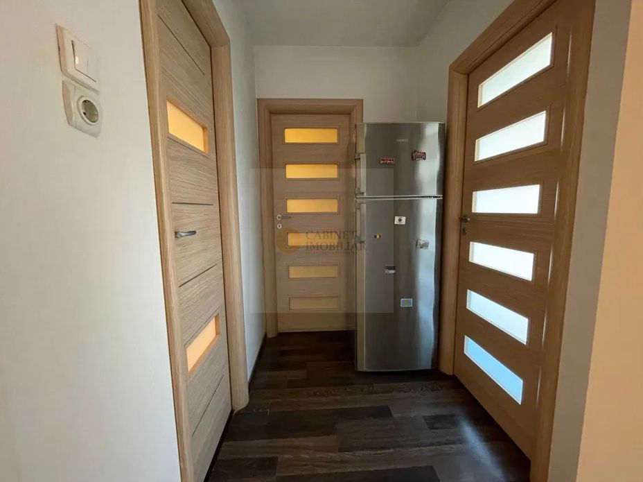 2 camere  |  Decomandat  | Sala Palatului | Etaj 3 - Poză 6