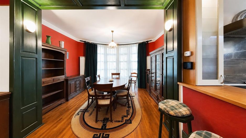 Vila individuala, arhitectura aparte, garaj, terasa, balcon, Semicentral, Targu - Poză 3