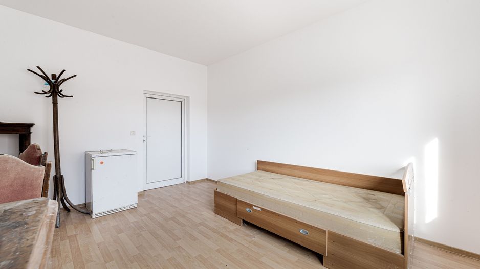 Casă spațioasă, cu 4 dormitoare în Șofronea. - Poză 7