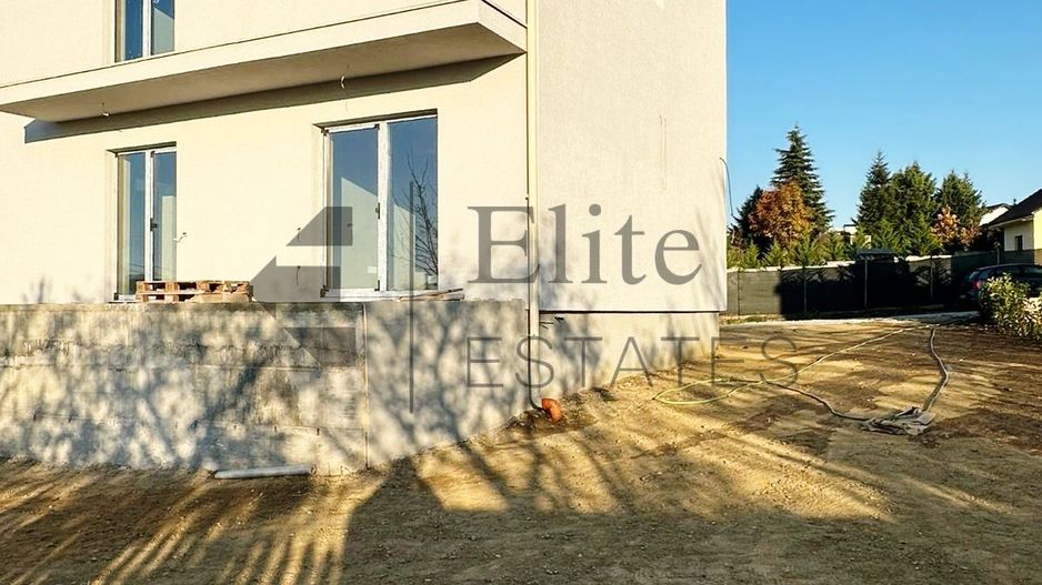 Casa pe deal de vanzare cu 5 camere - Poză 4