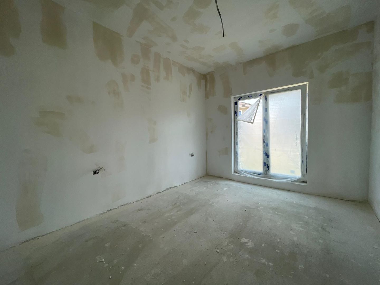 Duplex cu 3 dormitoare pe parter la cheie Mosnita Noua - Poză 3