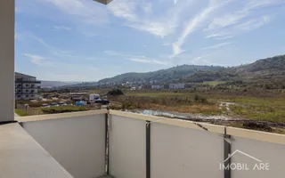 Apartament cu 3 camere  de inchiriat - Poză 13