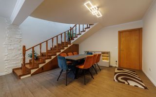 VILĂ 4 dormitoare, RENOVATĂ COMPLET 2026, Prundu, teren 937 mp - Poză 2