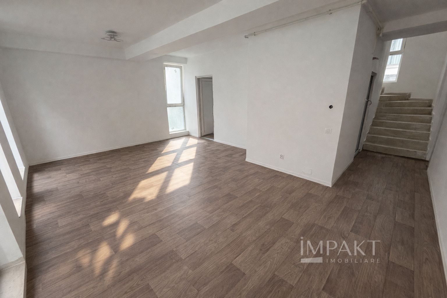 De închiriat apartament două camere, decomandat- Barc - Poză 5
