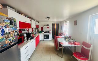 Duplex cu 3 camere mobilat in Bucovat - Poză 11