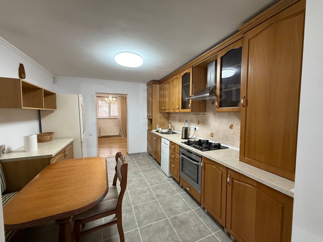 Chirie, casă, 5 camere, strada Sfântul Mihail, Băcioi - Poză 4